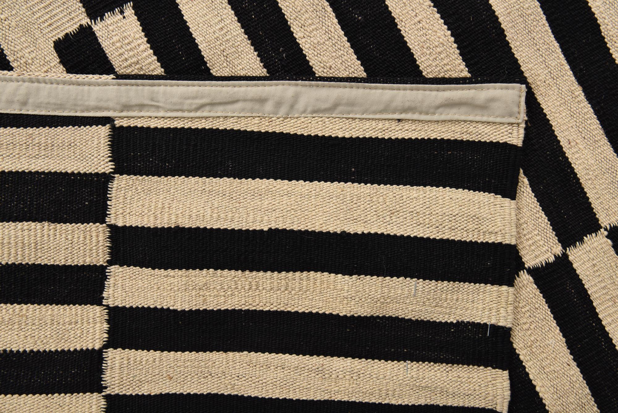 5' 11 x 7' 7 Hand Woven Kilim Modern Wool Rug