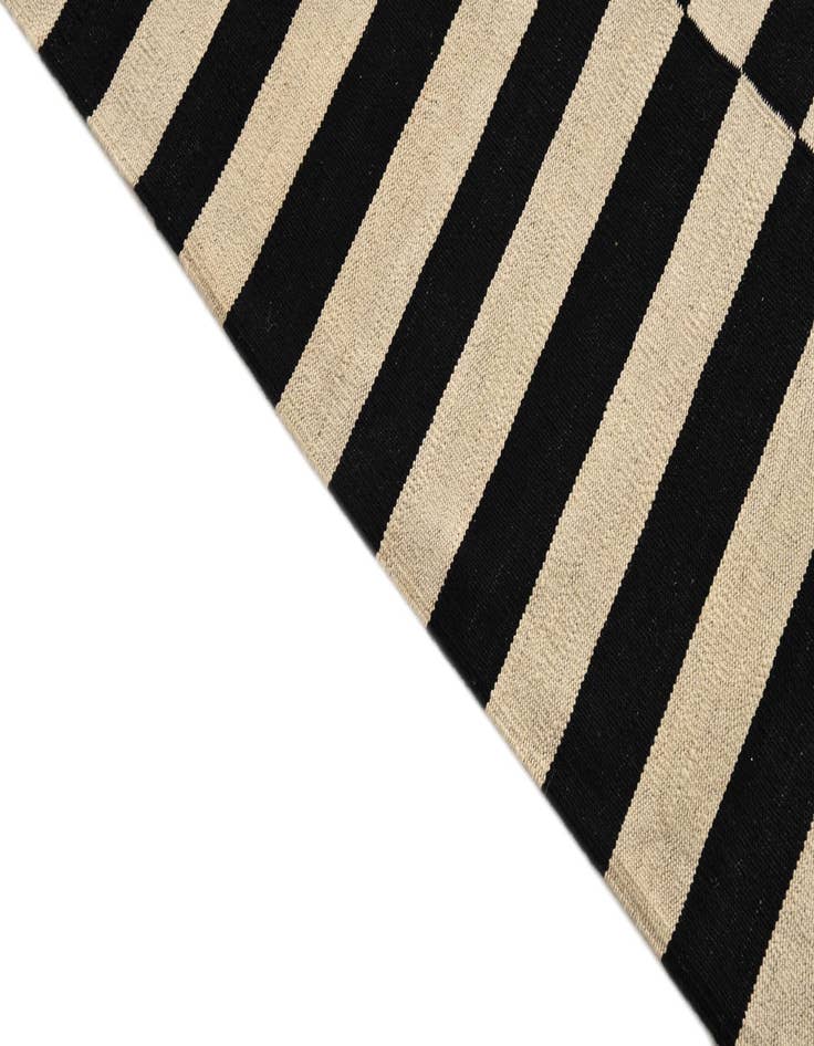 Detail image of 5' 6 x 7' 10 Hand Woven Kilim Modern Wool Rug