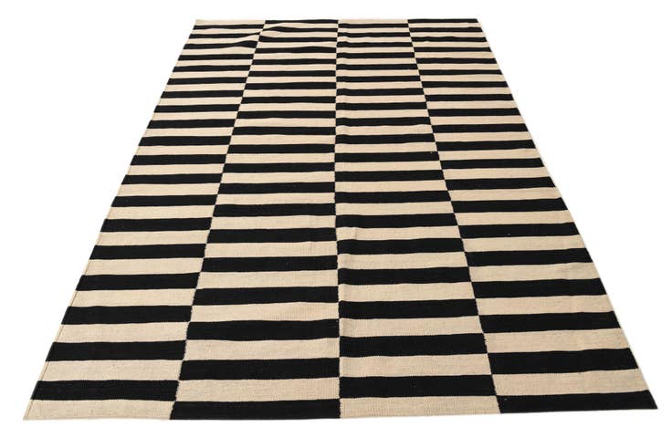 Detail image of 5' 8 x 7' 11 Hand Woven Kilim Modern Wool Rug
