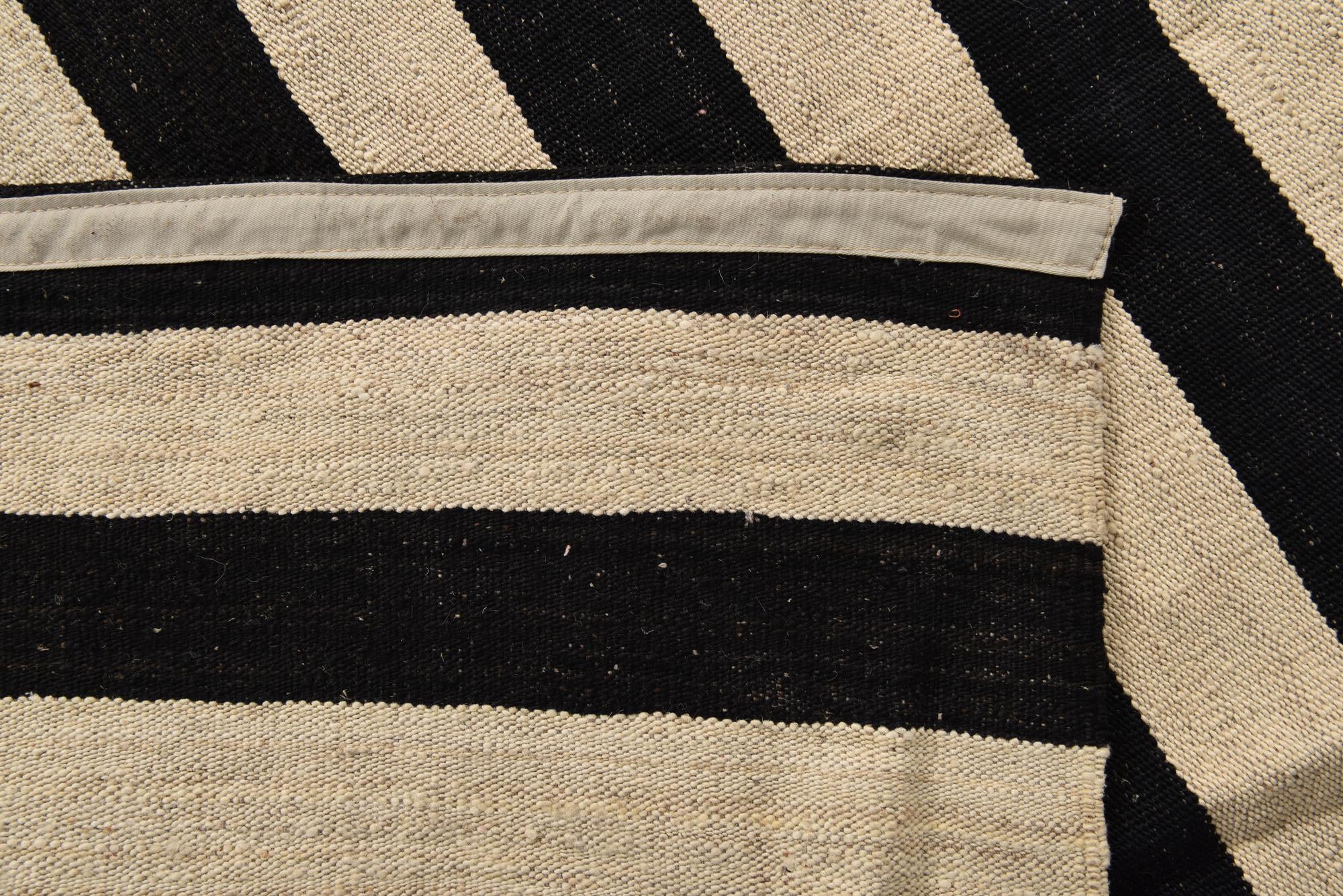 8' 2 x 9' 9 Hand Woven Kilim Modern Wool Rug
