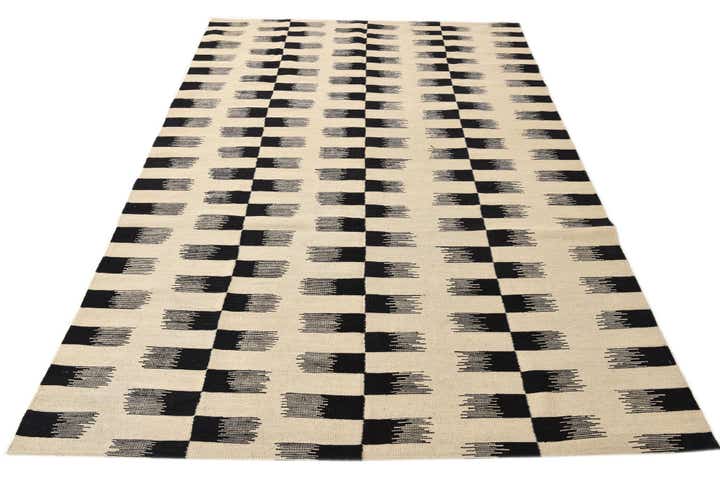 5' 5 x 7' 9 Hand Woven Kilim Modern Wool Rug
