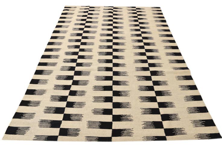 Detail image of 5' 5 x 7' 9 Hand Woven Kilim Modern Wool Rug