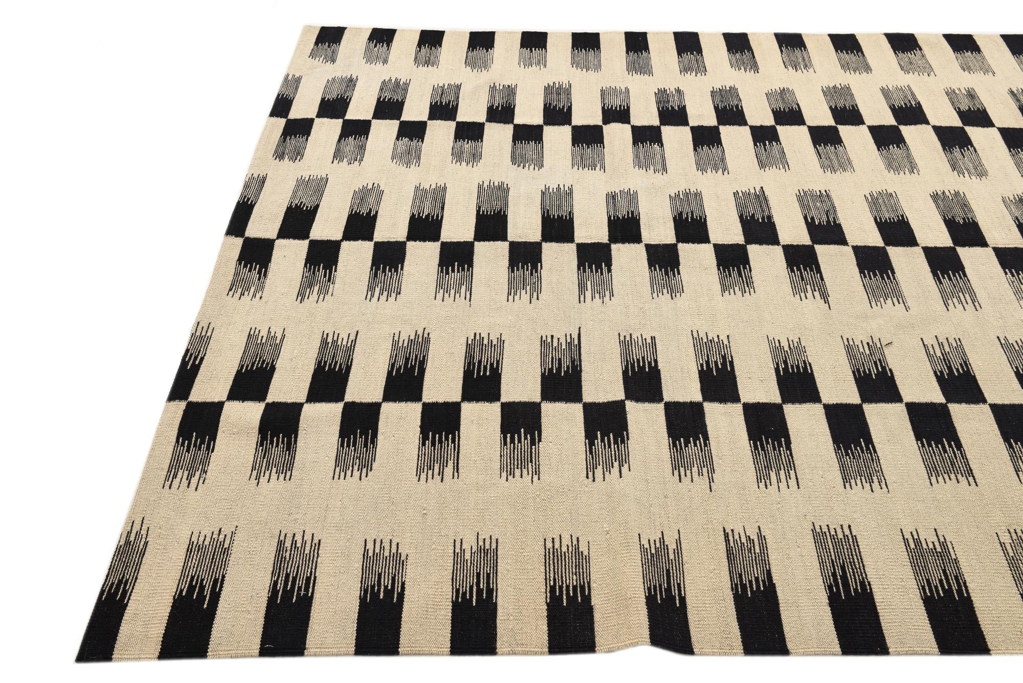 5' 5 x 7' 9 Hand Woven Kilim Modern Wool Rug