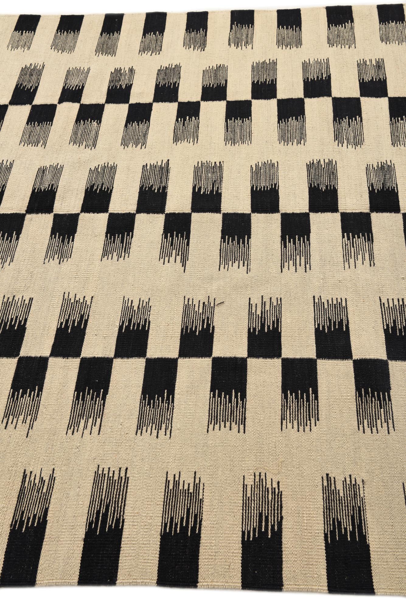 5' 5 x 7' 9 Hand Woven Kilim Modern Wool Rug