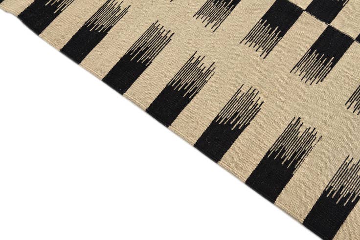 Detail image of 5' 5 x 7' 9 Hand Woven Kilim Modern Wool Rug