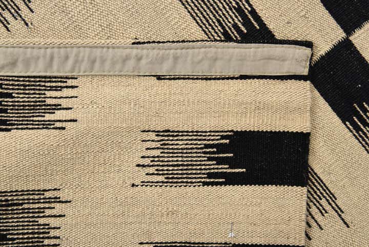 5' 5 x 7' 9 Hand Woven Kilim Modern Wool Rug