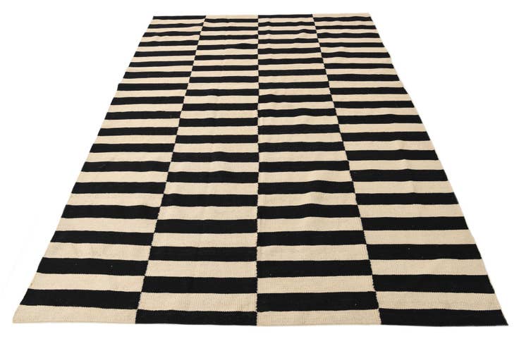 Detail image of 5' 8 x 7' 11 Hand Woven Kilim Modern Wool Rug