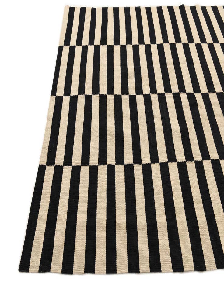 Detail image of 5' 8 x 7' 11  Hand Woven Kilim Modern Wool Rug