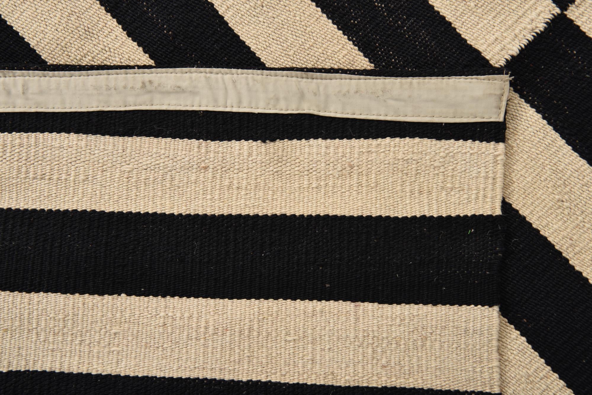 5' 8 x 7' 11 Hand Woven Kilim Modern Wool Rug