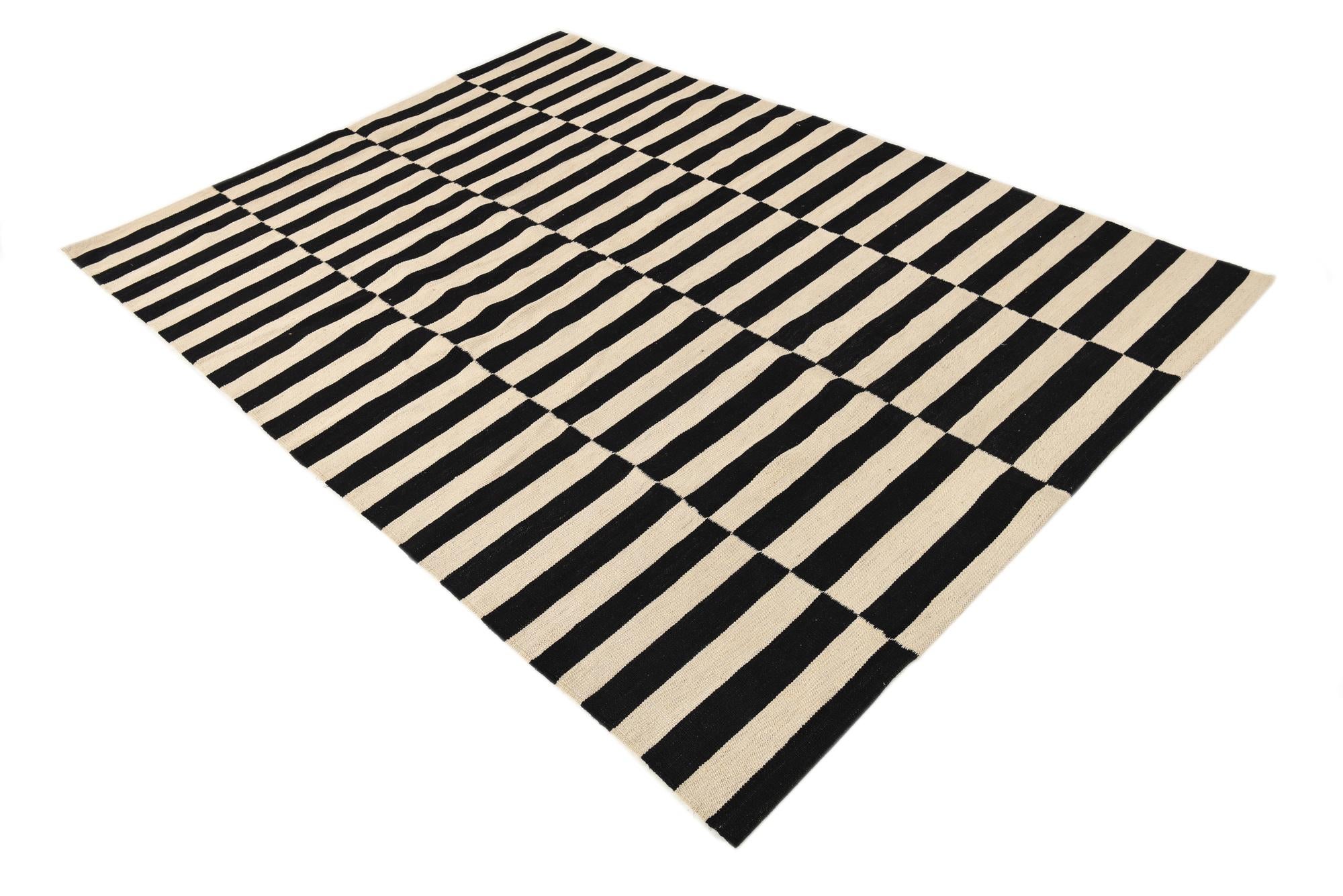 5' 7 x 7' 9 Hand Woven Kilim Modern Wool Rug