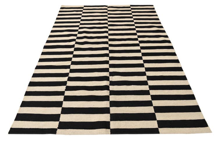 Detail image of 5' 7 x 7' 9 Hand Woven Kilim Modern Wool Rug