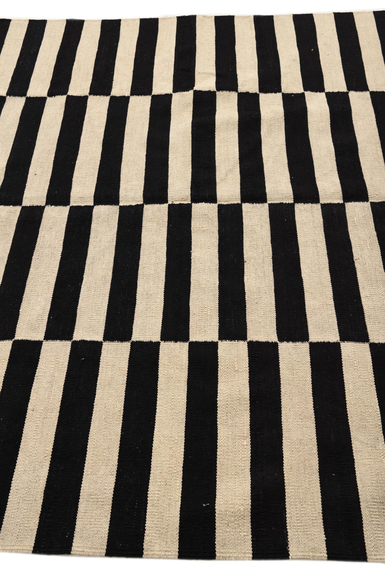 5' 7 x 7' 9 Hand Woven Kilim Modern Wool Rug