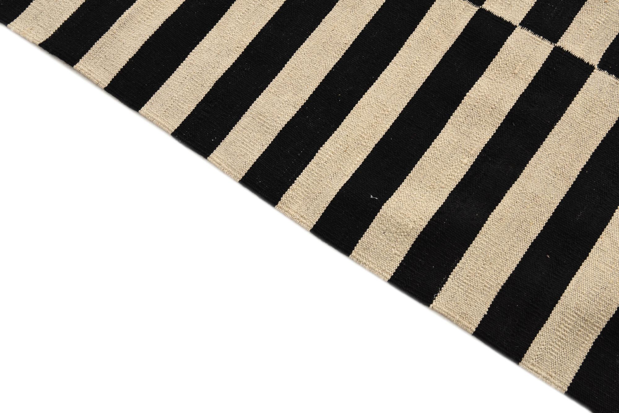 5' 7 x 7' 9 Hand Woven Kilim Modern Wool Rug
