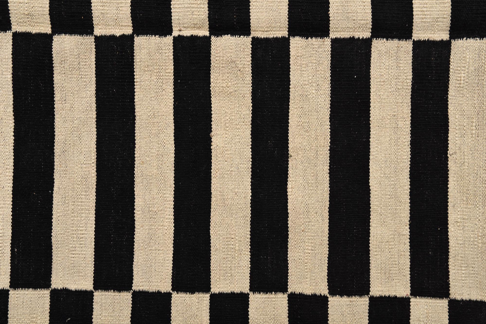 5' 7 x 7' 9 Hand Woven Kilim Modern Wool Rug