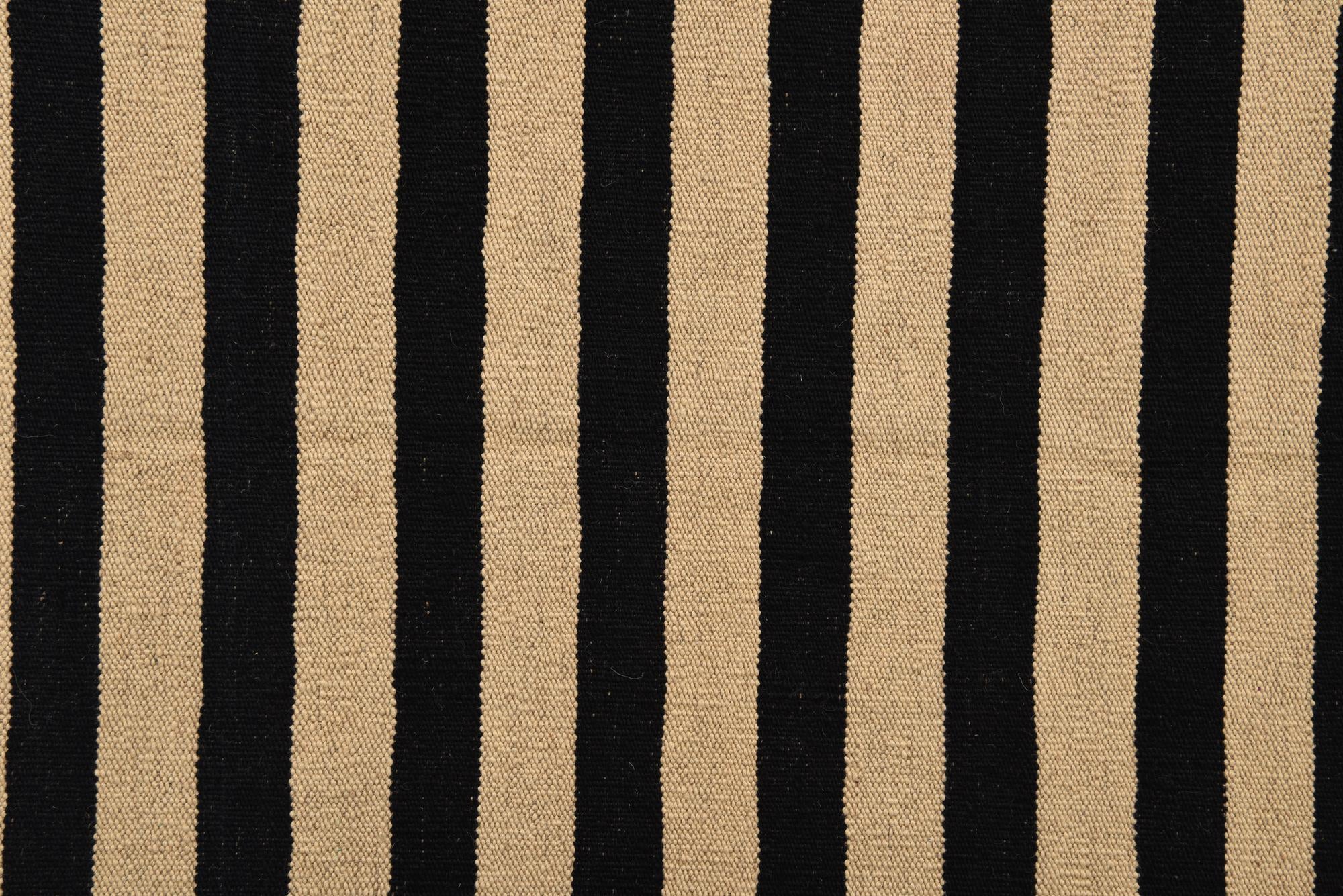 4' 8 x 6' 4 Hand Woven Kilim Modern Wool Rug