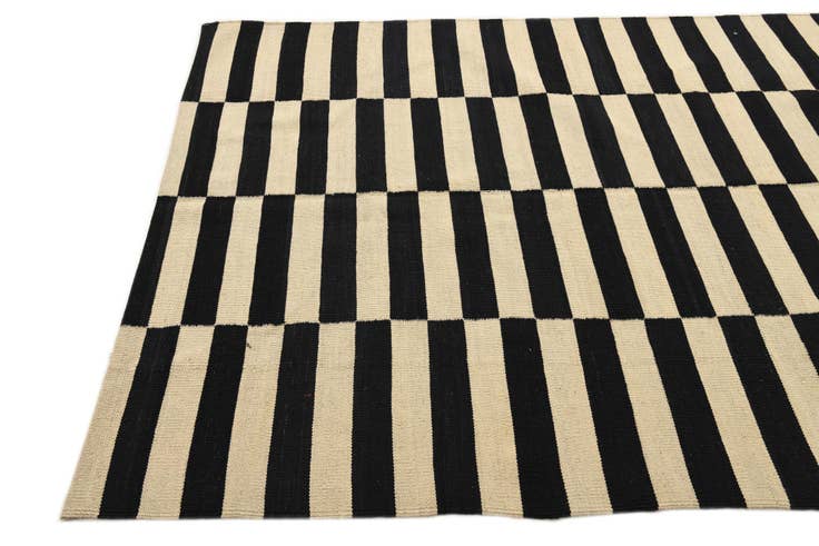 Detail image of 4' 11 x 6' 9 Hand Woven Kilim Modern Wool Rug