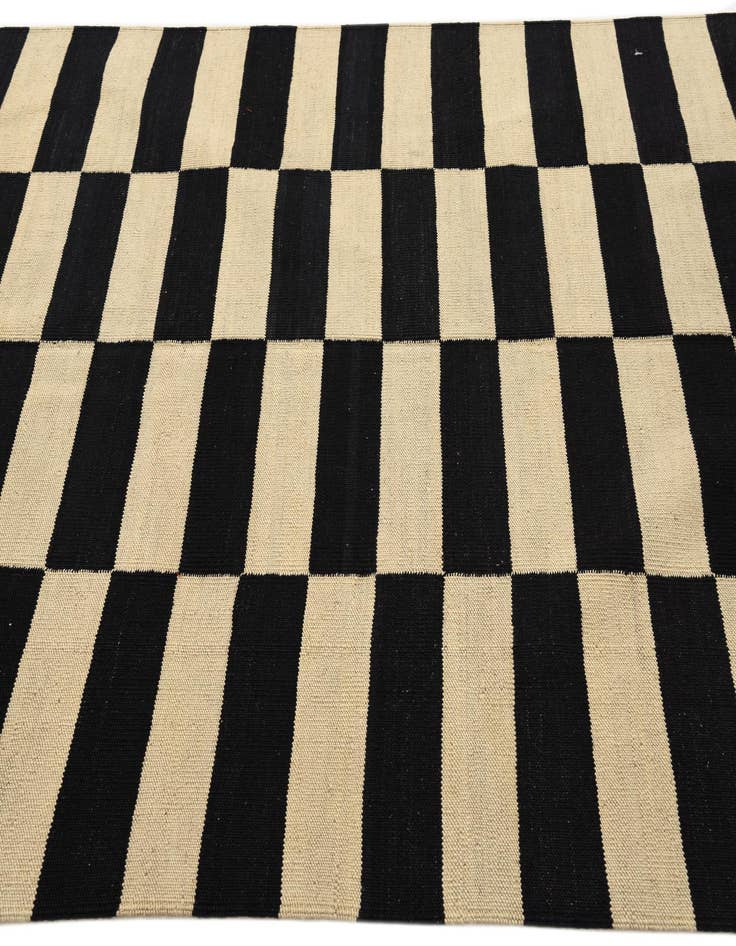 Detail image of 4' 11 x 6' 9  Hand Woven Kilim Modern Wool Rug