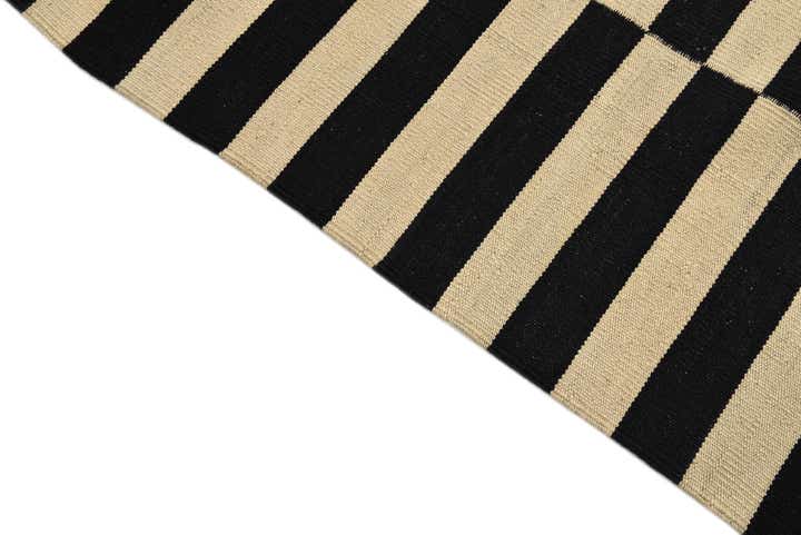 4' 11 x 6' 9 Hand Woven Kilim Modern Wool Rug