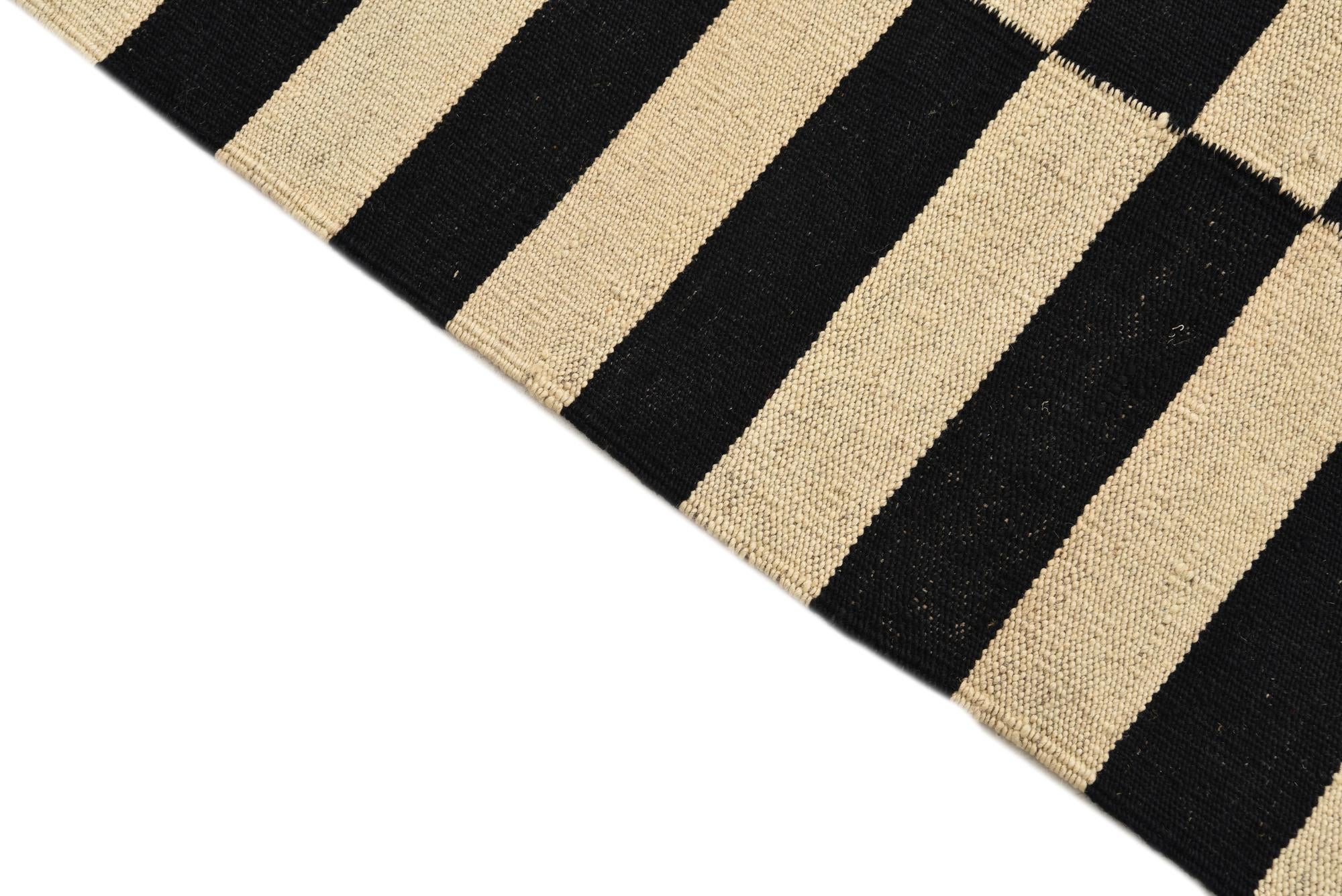 2' 8 x 3' 9 Hand Woven Kilim Modern Wool Rug