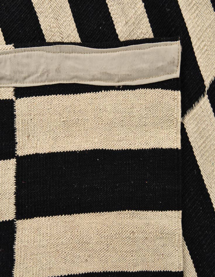 Detail image of 3' 4 x 4' 11  Hand Woven Kilim Modern Wool Rug