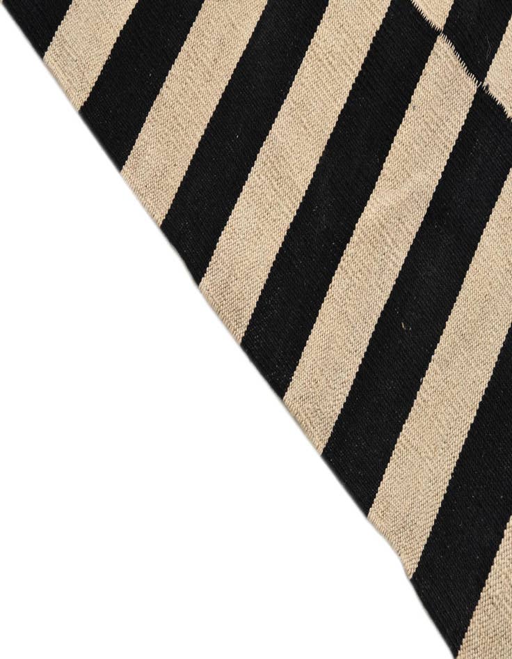 Detail image of 3' 4 x 4' 11  Hand Woven Kilim Modern Wool Rug