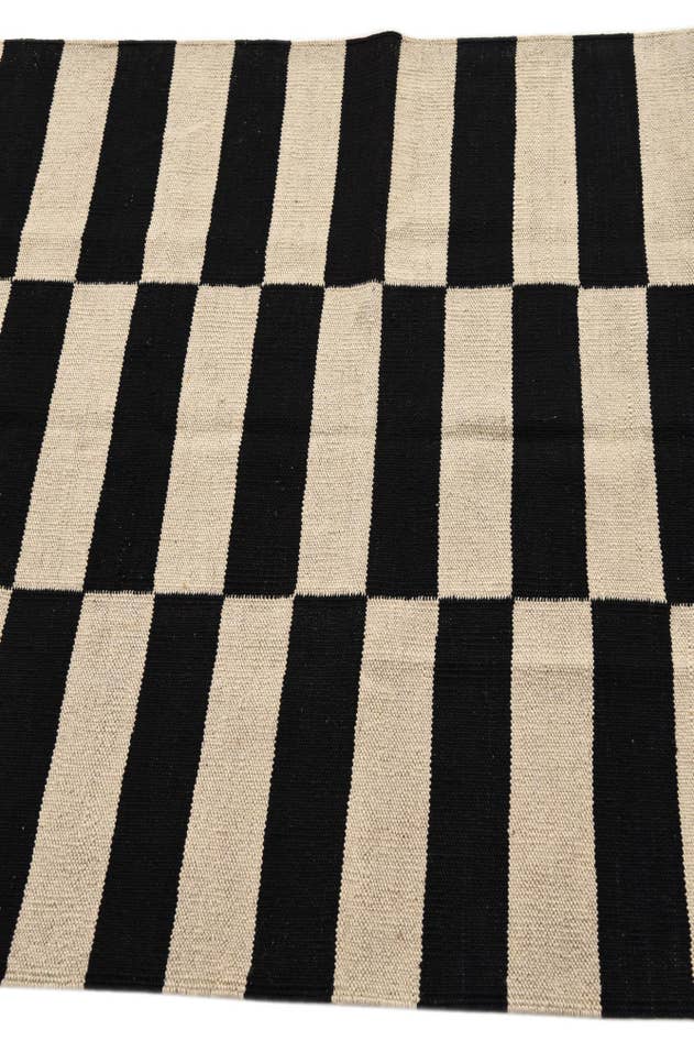 Detail image of 3' 4 x 4' 11 Hand Woven Kilim Modern Wool Rug
