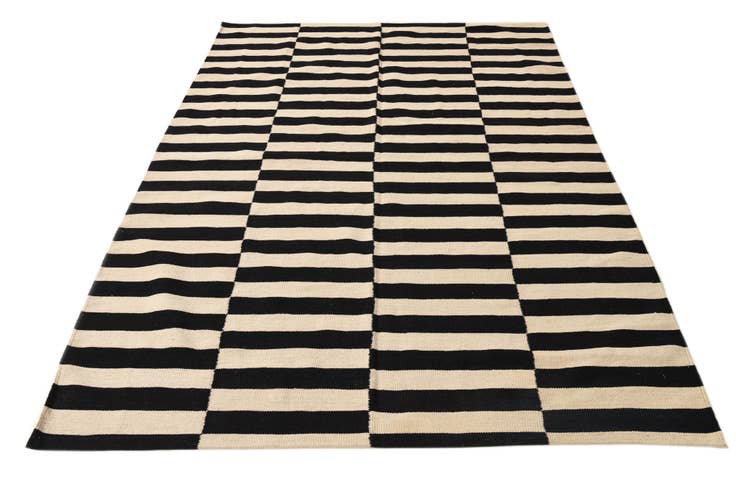 Detail image of 5' 8 x 7' 9 Hand Woven Kilim Modern Wool Rug