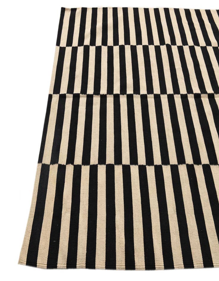 Detail image of 5' 8 x 7' 9  Hand Woven Kilim Modern Wool Rug