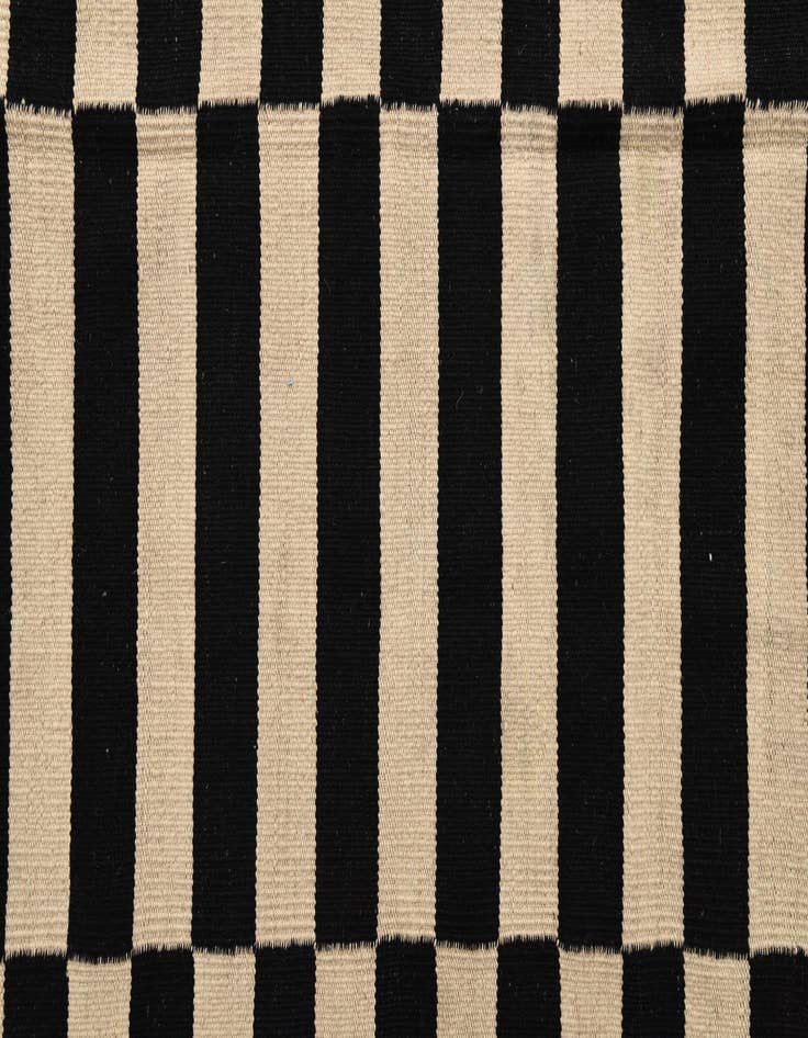 Detail image of 5' 8 x 7' 9  Hand Woven Kilim Modern Wool Rug