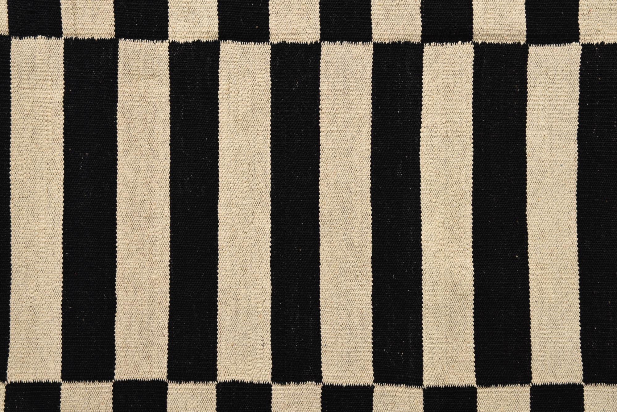 5' 6 x 7' 9 Hand Woven Kilim Modern Wool Rug