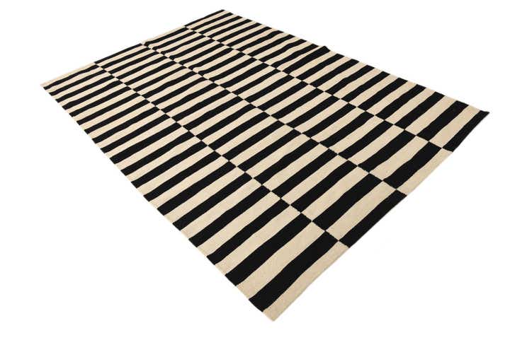5' 6 x 7' 9 Hand Woven Kilim Modern Wool Rug