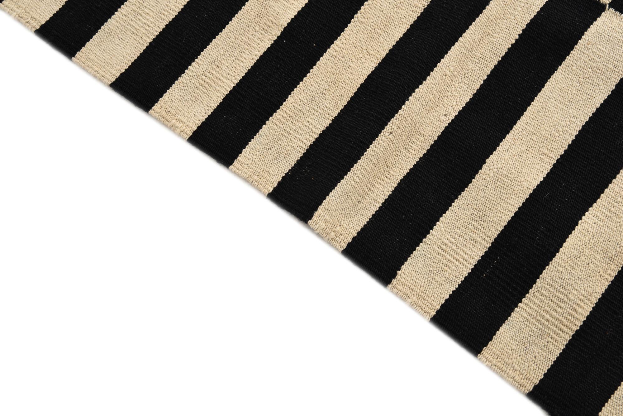 5' 6 x 7' 9 Hand Woven Kilim Modern Wool Rug