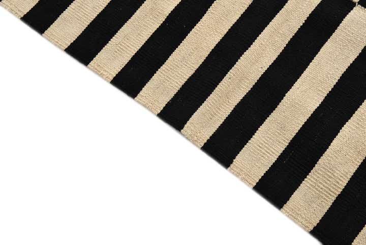 5' 6 x 7' 9 Hand Woven Kilim Modern Wool Rug