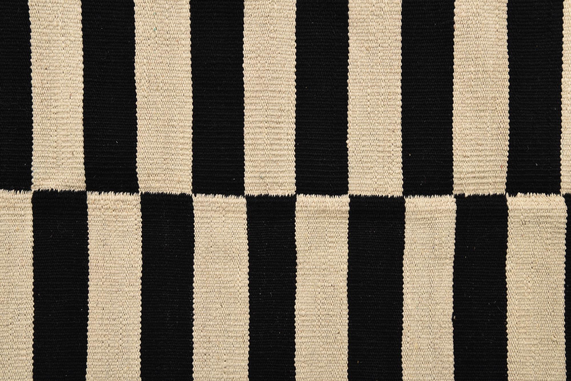 5' 6 x 7' 9 Hand Woven Kilim Modern Wool Rug