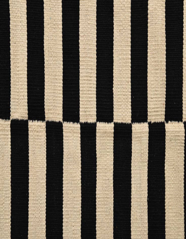 Detail image of 5' 6 x 7' 9  Hand Woven Kilim Modern Wool Rug