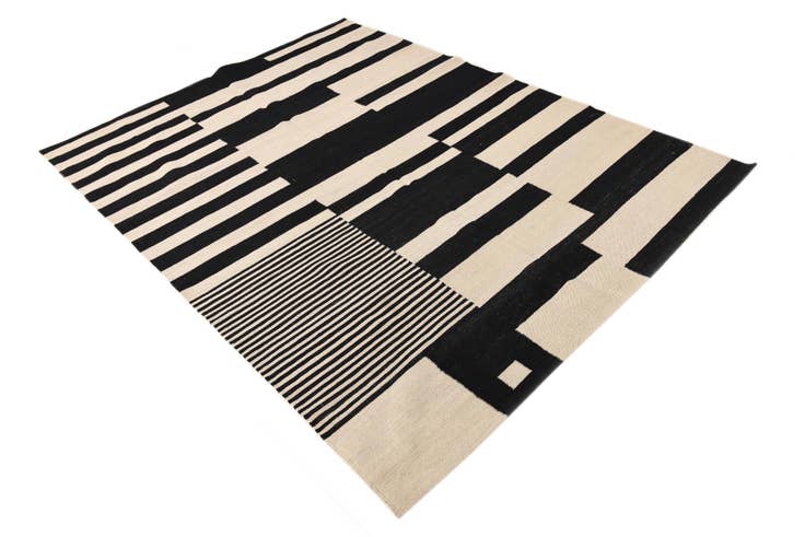 Detail image of 5' 9 x 7' 7 Hand Woven Kilim Modern Wool Rug