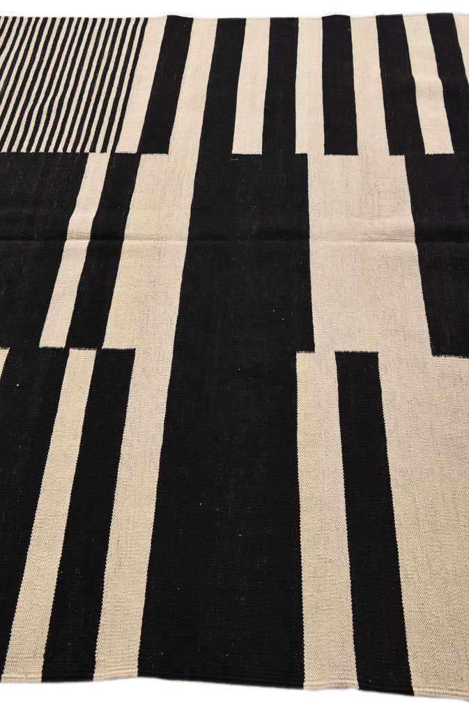 5' 9 x 7' 7 Hand Woven Kilim Modern Wool Rug