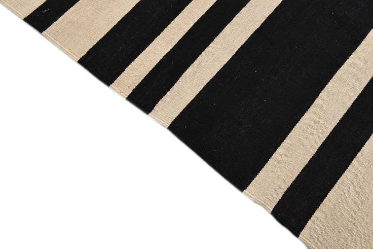 Detail image of 5' 9 x 7' 7 Hand Woven Kilim Modern Wool Rug