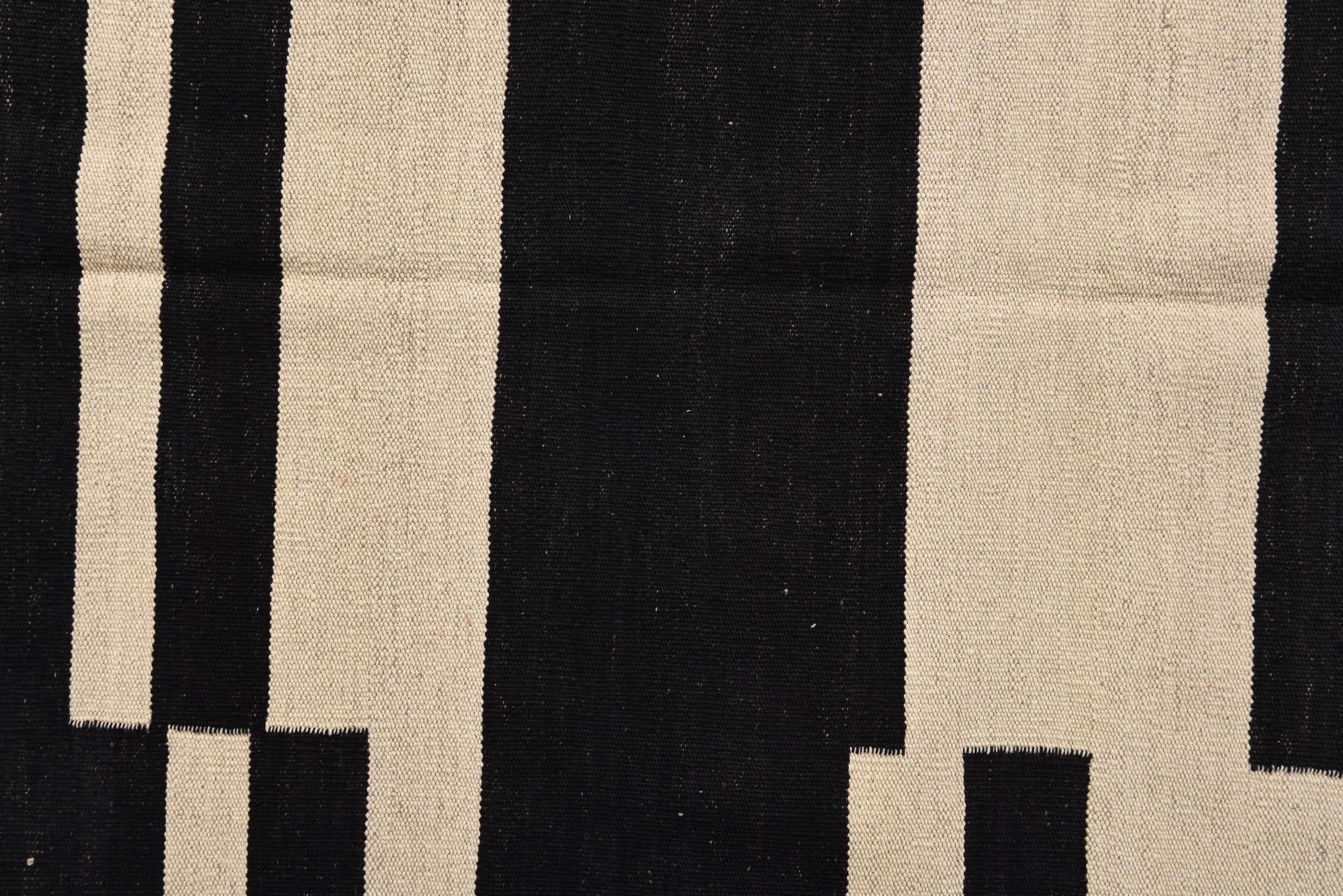 5' 9 x 7' 7 Hand Woven Kilim Modern Wool Rug