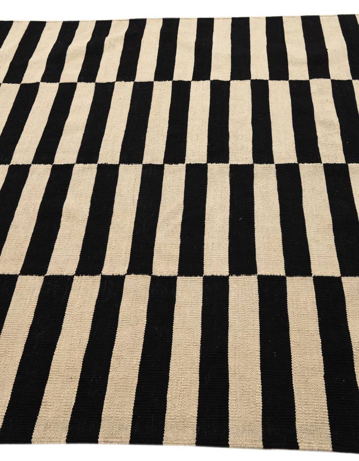 Detail image of 5' 8 x 7' 11  Hand Woven Kilim Modern Wool Rug