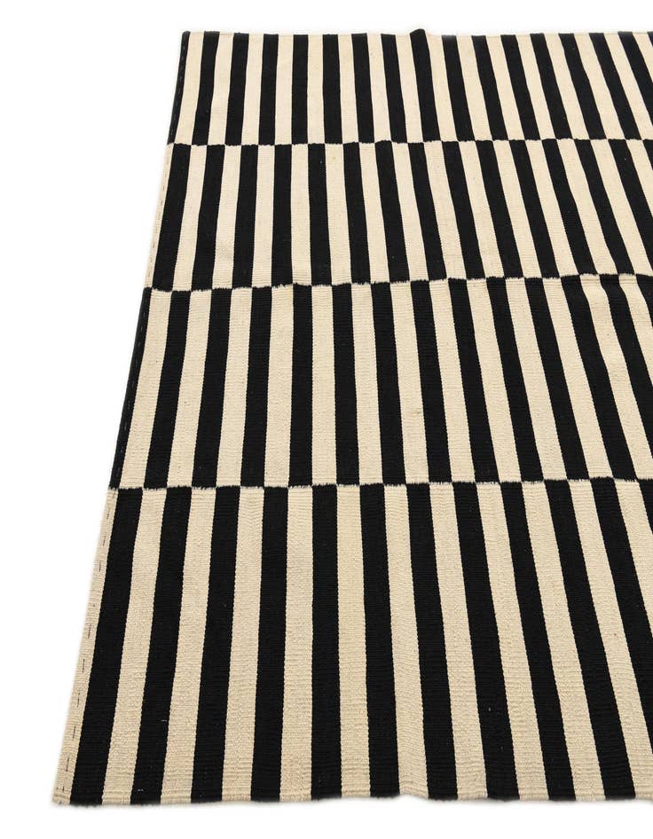 Detail image of 5' 7 x 7' 8  Hand Woven Kilim Modern Wool Rug