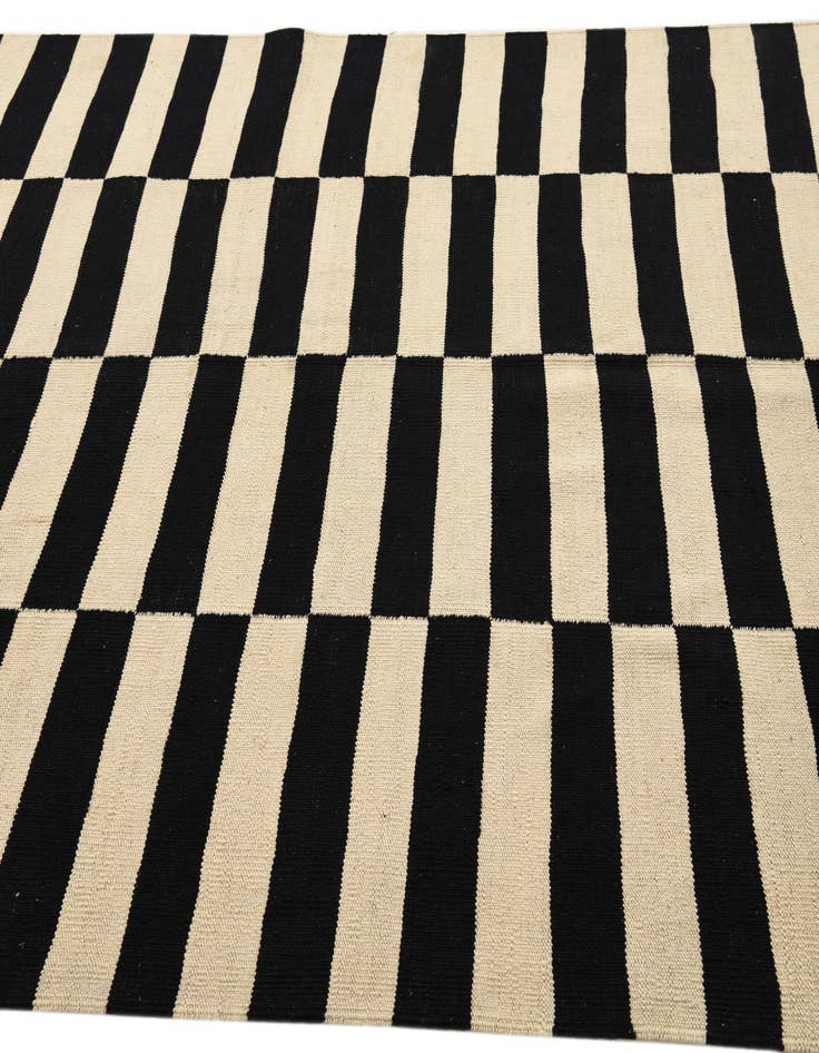 Detail image of 5' 7 x 7' 8  Hand Woven Kilim Modern Wool Rug