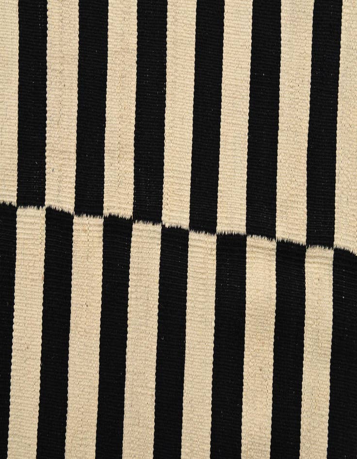 Detail image of 5' 7 x 7' 8  Hand Woven Kilim Modern Wool Rug