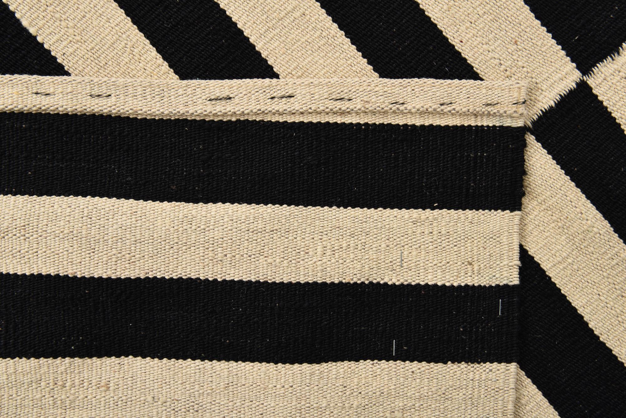 5' 7 x 7' 8 Hand Woven Kilim Modern Wool Rug