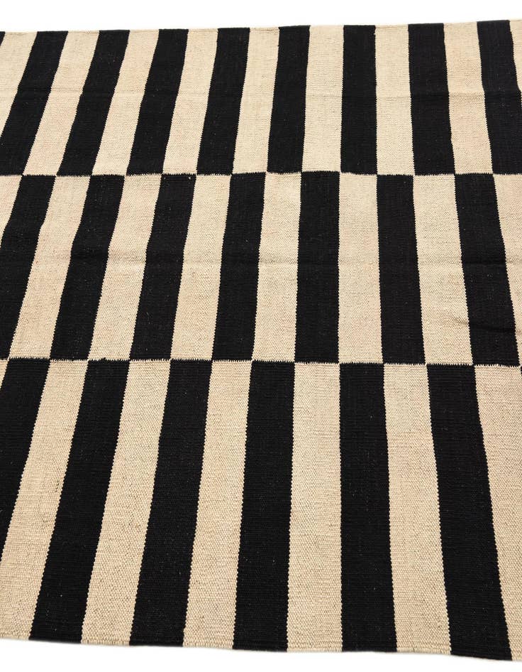 Detail image of 4' 3 x 5' 10  Hand Woven Kilim Modern Wool Rug