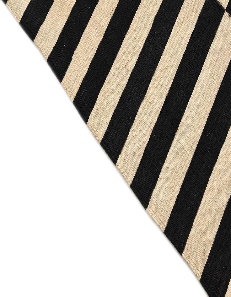 Detail image of 4' 3 x 5' 10  Hand Woven Kilim Modern Wool Rug