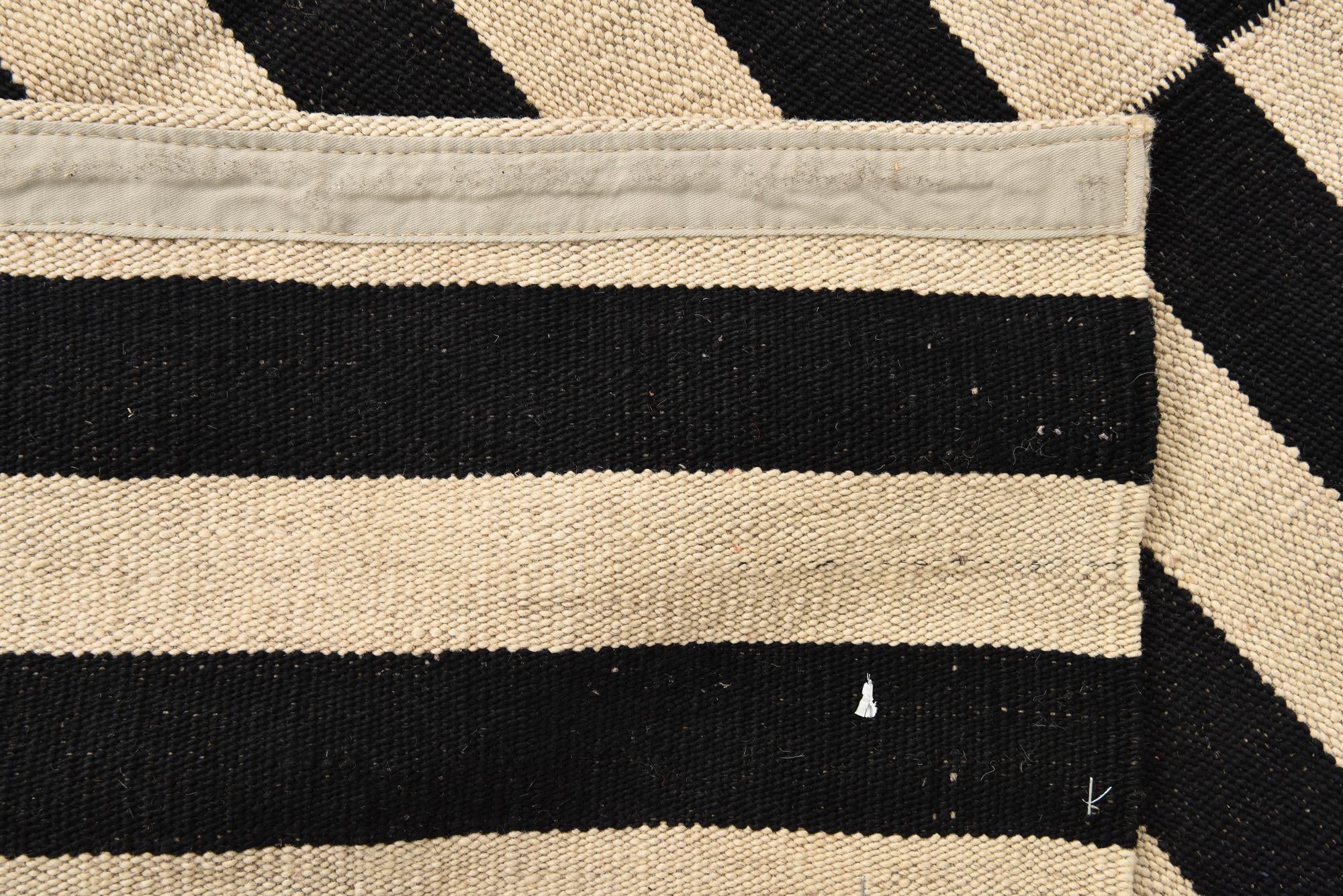 4' 3 x 5' 10 Hand Woven Kilim Modern Wool Rug