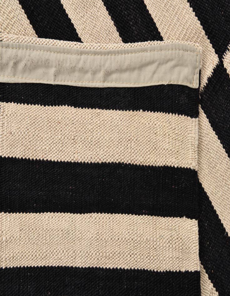 Detail image of 3' 6 x 6' 4  Hand Woven Kilim Modern Wool Rug
