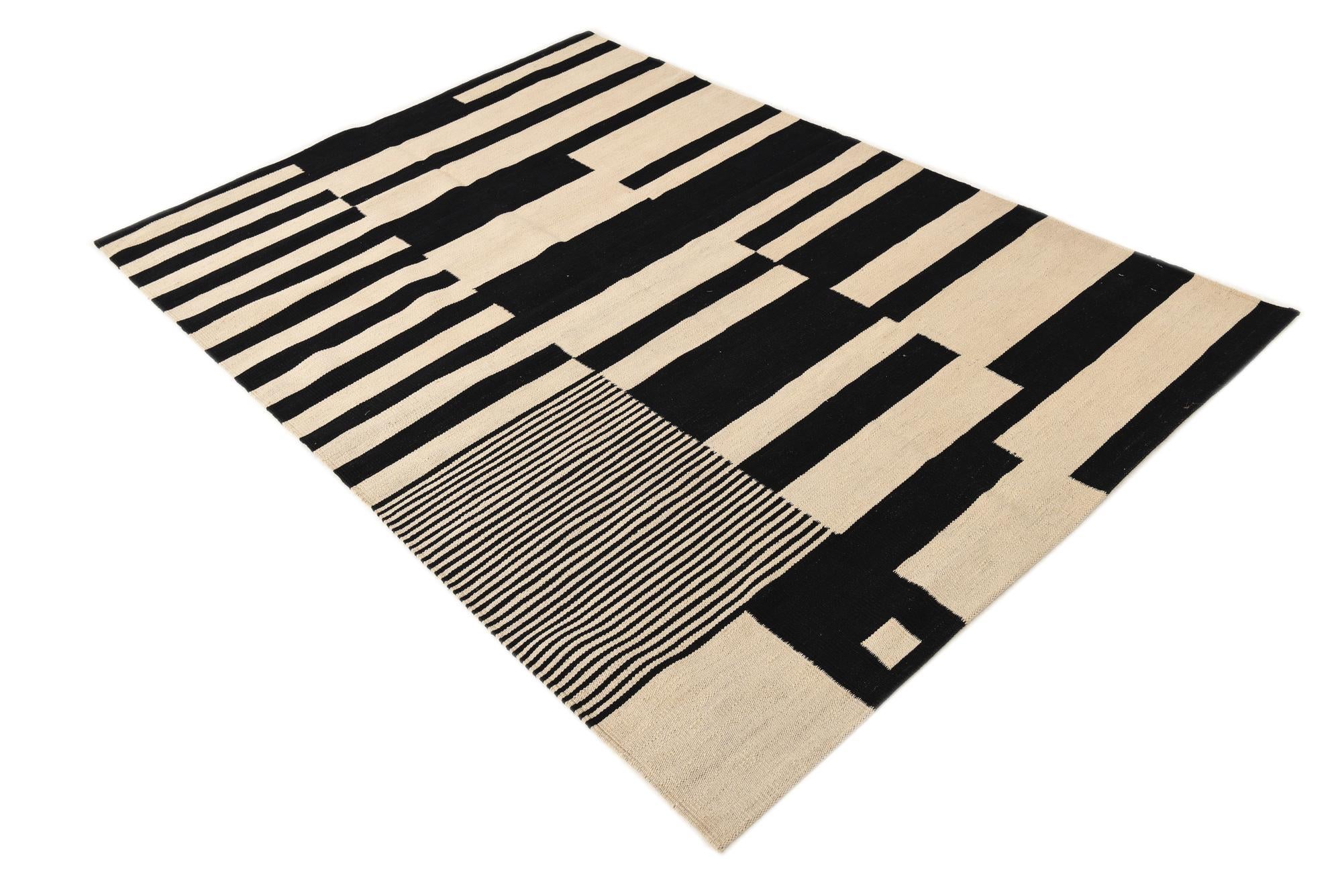 4' 8 x 6' 9 Hand Woven Kilim Modern Wool Rug