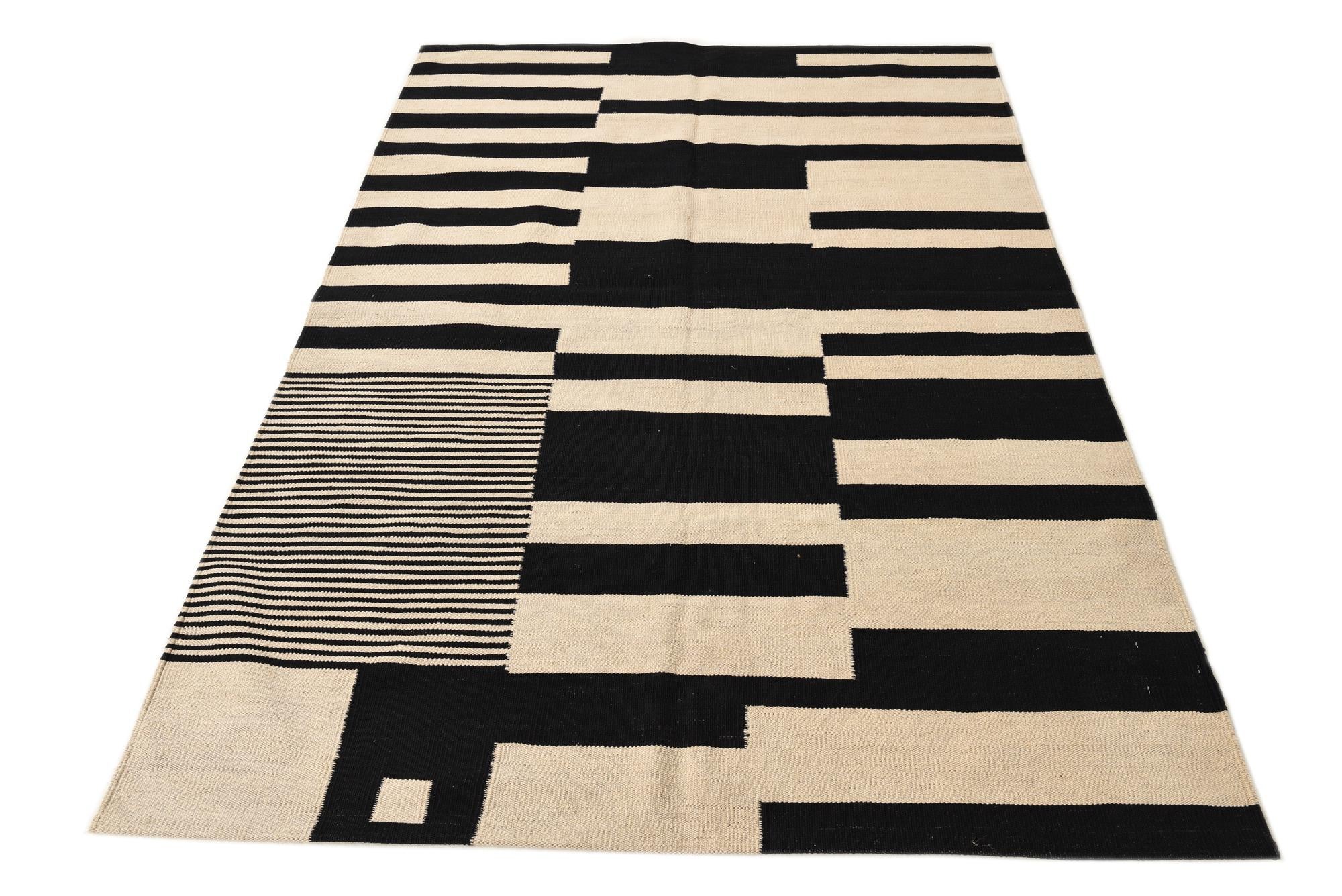 4' 8 x 6' 9 Hand Woven Kilim Modern Wool Rug
